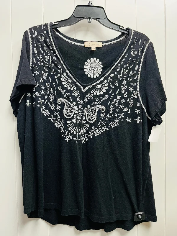 women's tops for those who love to dress up their casual looks with stylish topsTop Short Sleeve By Philosophy In Black & White, Size: 2x