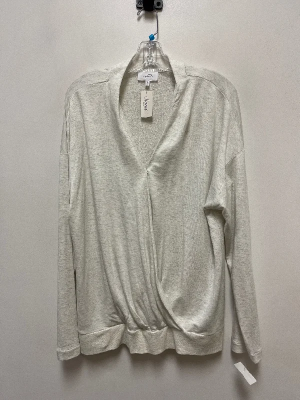 women's tops for those who want to show off their figure in a flattering wayTop Long Sleeve By Soma In Grey, Size: Xl