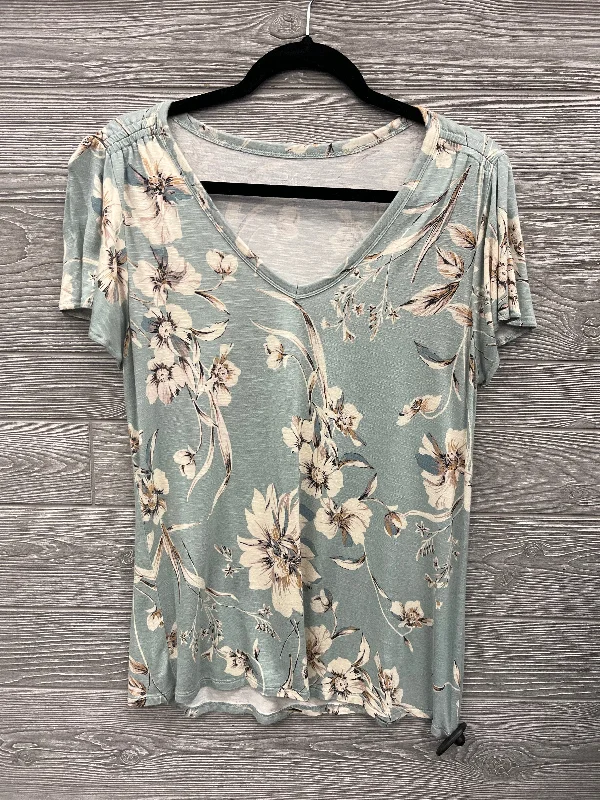 women's tops for those who want to wear pieces that are both comfortable and stylishTop Short Sleeve By Maurices In Green, Size: M