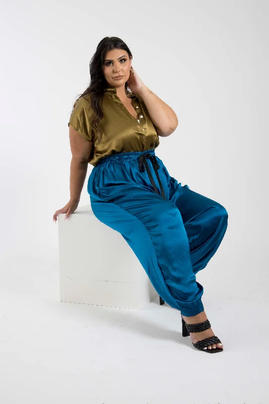 women's sweatpantsThe Wardrobe Hero - Italian Silk Jogger Pant in Bedouin Blue